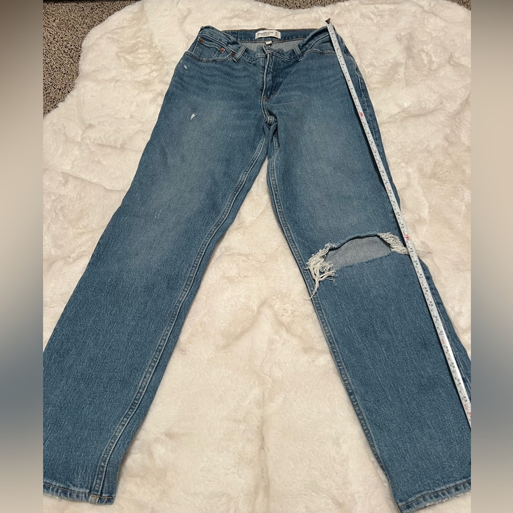 Abercrombie and Fitch 90’s Strsight Low Rise Curve Love 27-4R